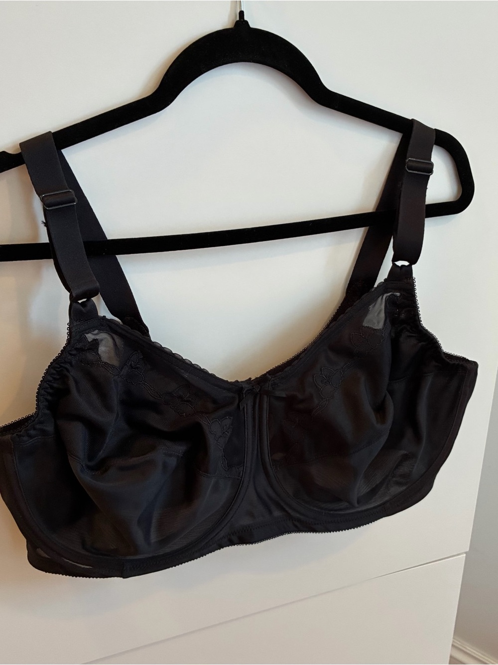 NWOT Women's Black Full Coverage Support Bra - 42 DD